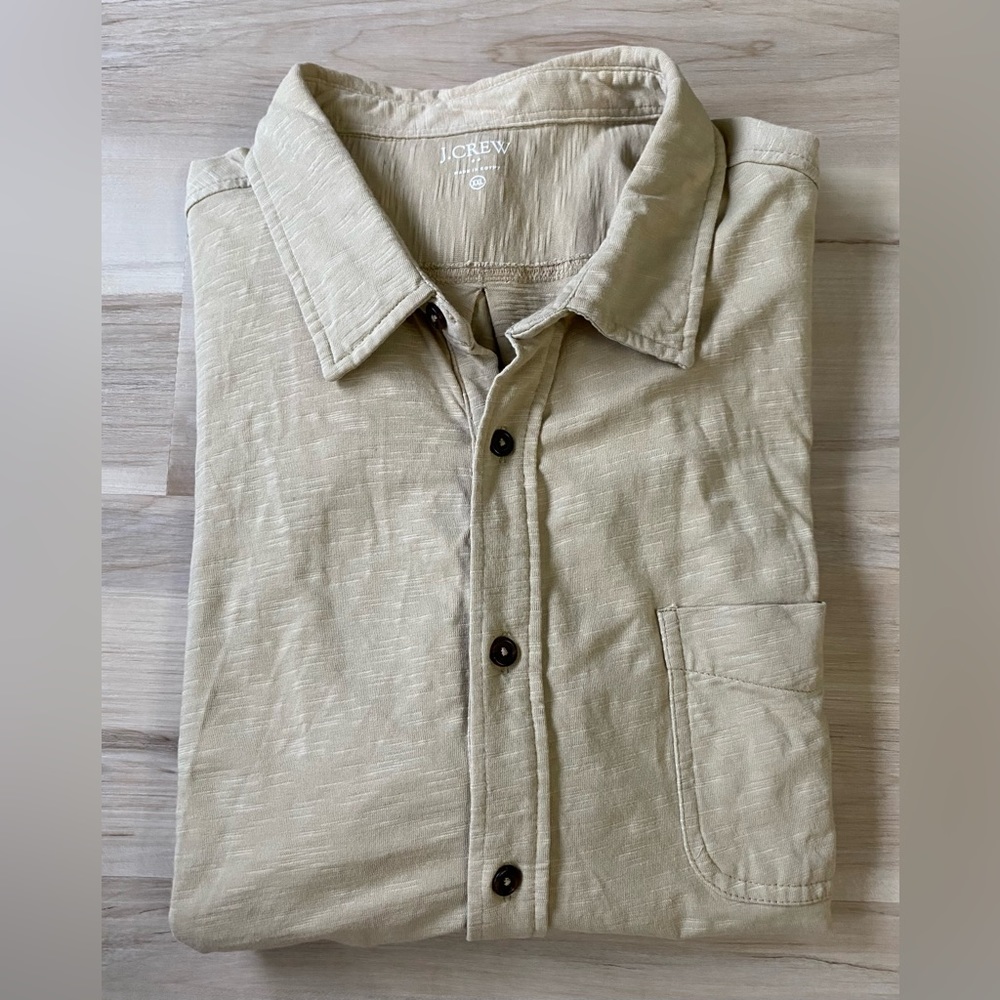 J. Crew | XL Men’s Egyptian cotton button down. In like new condition.